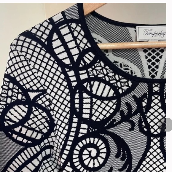 Temperly London sweater dress - Picture 5 of 5